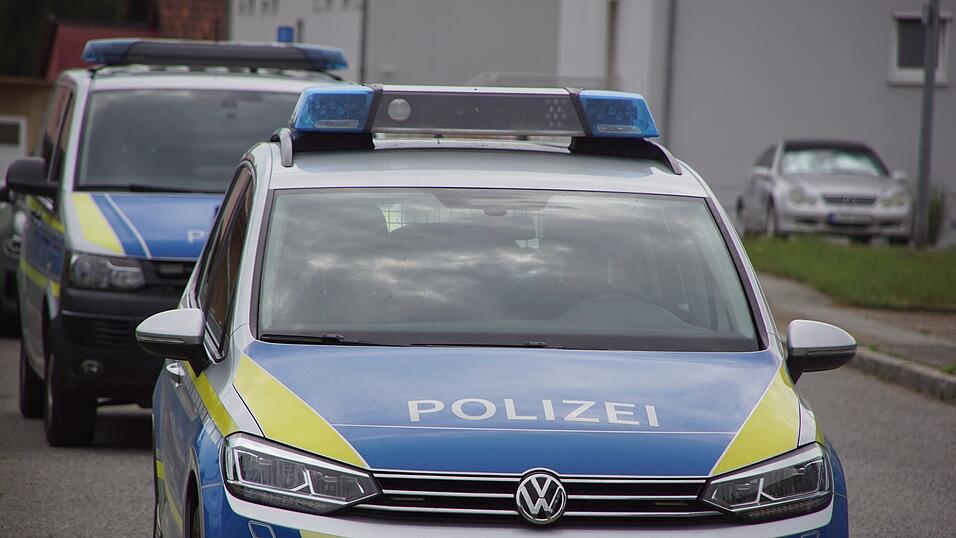 Einsatzfahrzeuge der Polizei Neutraubling (Symbolfoto).