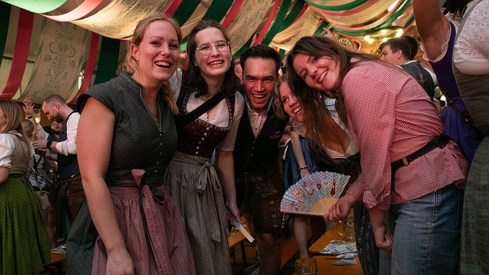 Die Partybilder vom Sonntag, 17. August, aus dem Festzelt Weckmann. Die Partybilder vom Sonntag, 17. August, aus dem Festzelt Weckmann.
