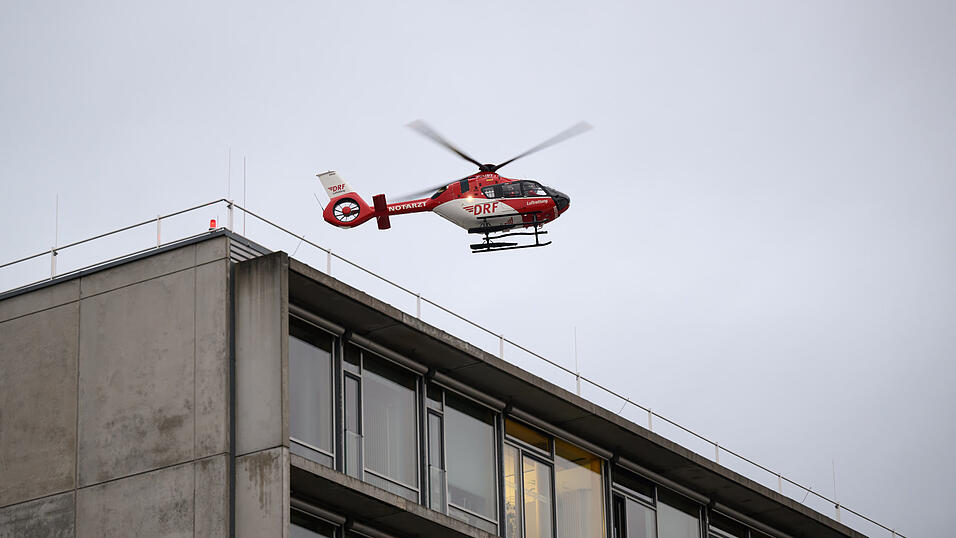 Ein Mann in Zachenberg wurde nach einem Sturz schwer verletzt. (Symbolbild)