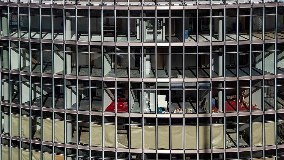 Da ist doch noch Platz frei: Das Förderprogramm „Gewerbe zu Wohnen“ soll Eigentümer dabei unterstützen, leer stehende Bürofläche in Wohnungen umzubauen. Da ist doch noch Platz frei: Das Förderprogramm „Gewerbe zu Wohnen“ soll Eigentümer dabei unterstützen, leer stehende Bürofläche in Wohnungen umzubauen.