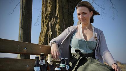 Eine Bierk&ouml;nigin muss einiges an Wissen rund ums Bier mitbringen - Lea Hopfensberger ist schon flei&szlig;ig am Lernen.