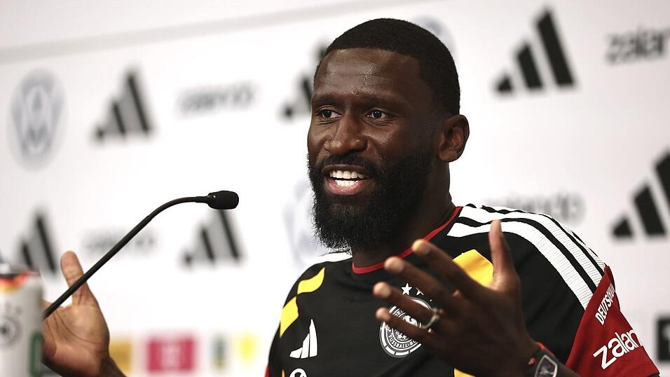 Antonio R&uuml;diger spricht sich f&uuml;r Gelassenheit im Umgang mit dem Gebet von Kollege Felix Nmecha aus.