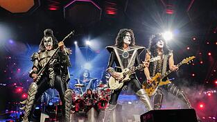 Gene Simmons, Tommy Thayer und Paul Stanley (von links nach rechts) von Kiss beim finalen Konzert der «End of the Road»-Tournee im Madison Square Garden 2023. Aufgelöst hat sich die Band laut Thayer nie. (Archivbild) Gene Simmons, Tommy Thayer und Paul Stanley (von links nach rechts) von Kiss beim finalen Konzert der «End of the Road»-Tournee im Madison Square Garden 2023. Aufgelöst hat sich die Band laut Thayer nie. (Archivbild)