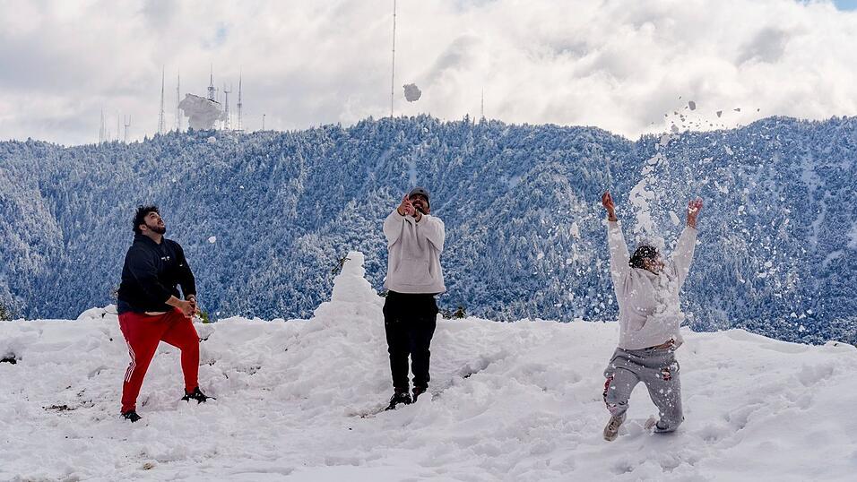 In den Bergen oberhalb von Los Angeles fiel Schnee.