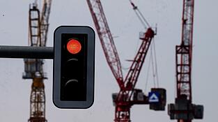 Seit Jahren bremsen immer neue Krisen die deutsche Wirtschaft aus. (Symbolbild)