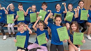 Die kleine Gruppe aus Mainburg brachte jede Menge Medaillen und Urkunden vom Hallensportfest mit nach Hause.