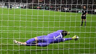 Wird zum Helden: Gregor Kobel im BVB-Tor