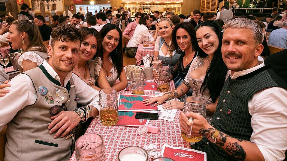 Die Partybilder vom Donnerstag, 14. August, aus dem Festzelt Krönner. Die Partybilder vom Donnerstag, 14. August, aus dem Festzelt Krönner.