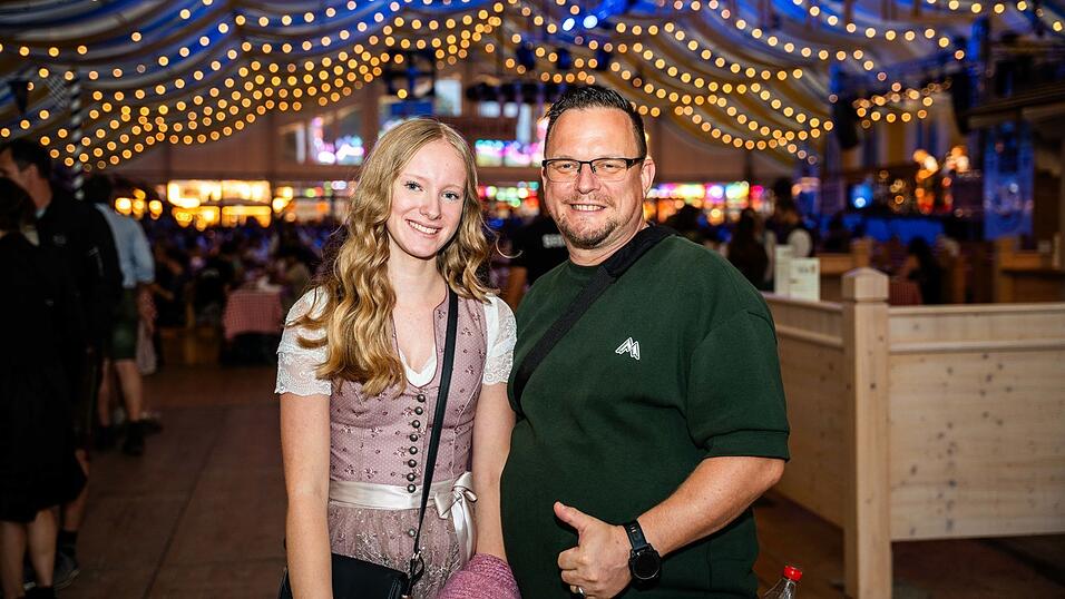 Die Partybilder vom Montag, 17. August, aus dem Festzelt Reisinger. Die Partybilder vom Montag, 17. August, aus dem Festzelt Reisinger.