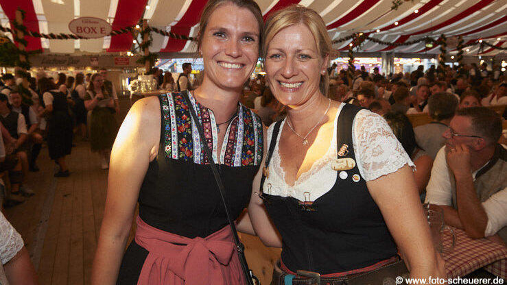 Die Partybilder vom Freitag, 9. August 2024, aus dem Festzelt Lechner. Die Partybilder vom Freitag, 9. August 2024, aus dem Festzelt Lechner.