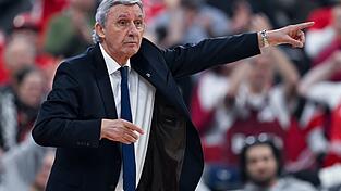 Svetislav Pesic will mit den Bayern-Basketballern den Pokal gewinnen. (Archivbild)