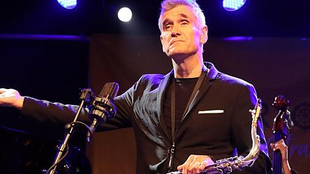 Ganz der Gentleman: US-Sänger und -Saxophonist Curtis Stigers.