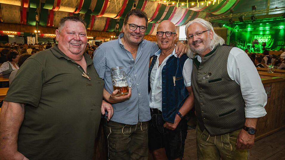 Die Partybilder vom Donnerstag, 15. August 2024, aus dem Festzelt Weckmann. Die Partybilder vom Donnerstag, 15. August 2024, aus dem Festzelt Weckmann.