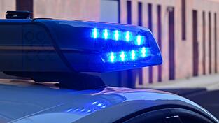 Die Polizei befindet sich nach dem Fund einer Frauenleiche im Gro&szlig;einsatz. (Symbolbild)