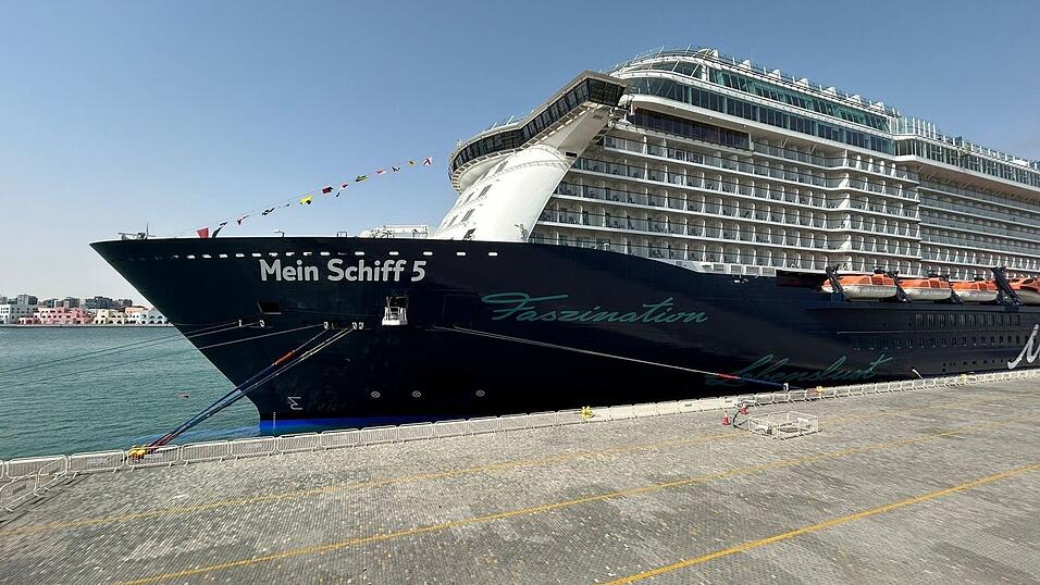 Das Kreuzfahrtschiff &laquo;Mein Schiff 5&raquo; konnte die Stra&szlig;e von Hormus passieren