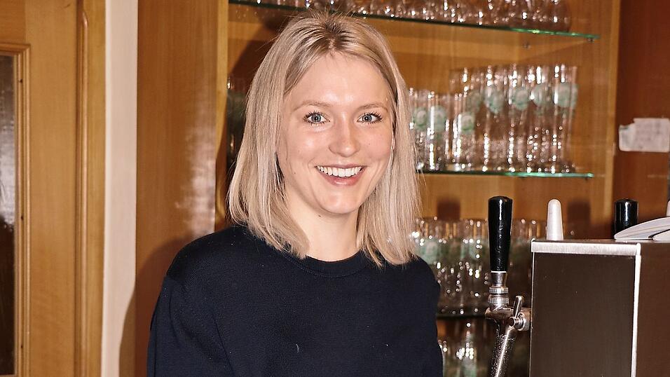 Das Lindner-Hell ist ihr Lieblingsbier - wie k&ouml;nnte es auch anders sein. Evi Kolbeck leitet seit dem Tod ihres Vater Heinz das Unternehmen am Ufer des Wei&szlig;en Regens. Ende letzten Jahres hat die 24-J&auml;hrige das Studium der Brau- und Getr&auml;nketechnologie in Weihenstephan abgeschlossen.