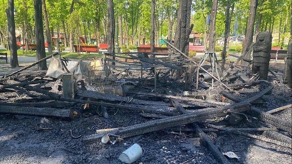 In diesem Park hat Anna oft trainiert. Das Stadion sowie der Sportverein sind direkt in der Nähe. Nun wurde der Park durch russische Soldaten verwüstet.