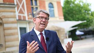 Kulturstaatsminister Wolfram Weimer hat vieles angestoßen in den ersten 100 Tagen seiner Amtszeit - mit einigem ist er angeeckt. (Archivbild)