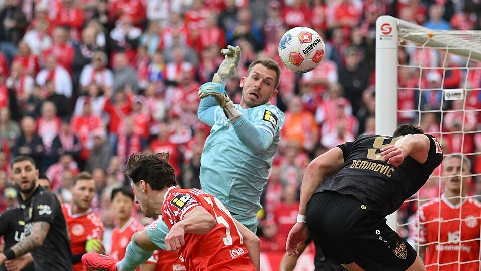 Stand zu Beginn im Fokus: Mainz-Torwart Daniel Batz.