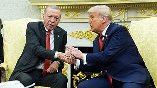 Trump fällt immer wieder mit Lob für Erdogan auf. (Archivbild) Trump fällt immer wieder mit Lob für Erdogan auf. (Archivbild)