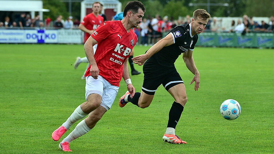 Der Führungstreffer durch Chams Lucas Chrubasik (in Rot) öffnet dem Tabellenführer den Weg zum Sieg bei Eintracht Bamberg. Der Führungstreffer durch Chams Lucas Chrubasik (in Rot) öffnet dem Tabellenführer den Weg zum Sieg bei Eintracht Bamberg.