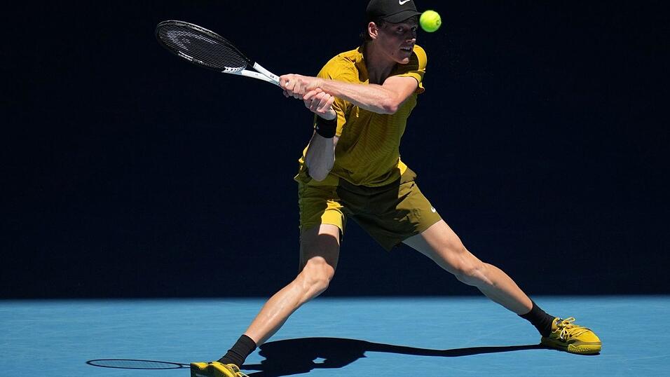 Jannik Sinner quälte sich in Melbourne ins Achtelfinale. Jannik Sinner quälte sich in Melbourne ins Achtelfinale.