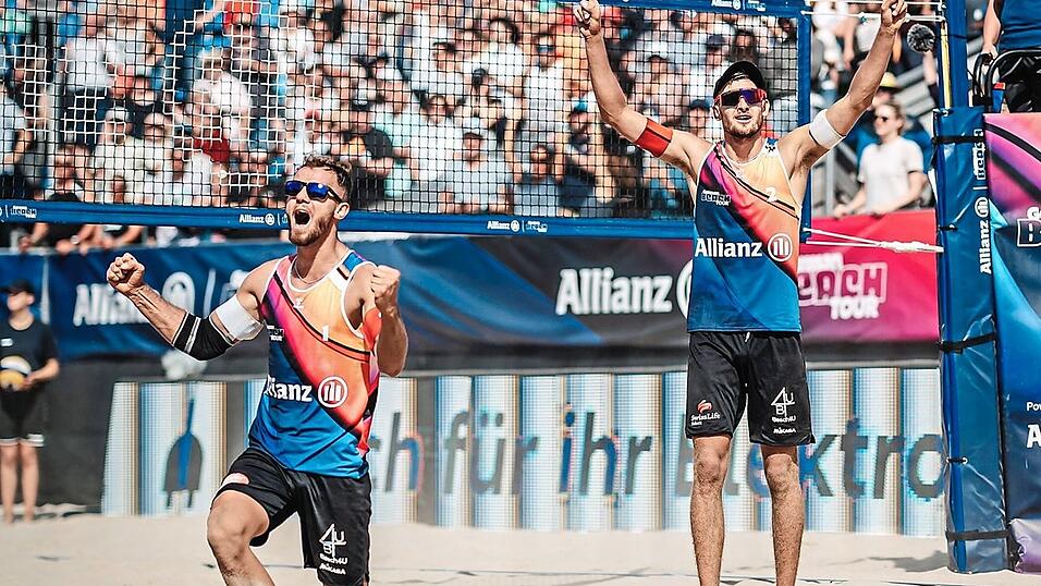 DIE EMOTIONEN M&Uuml;SSEN RAUS: Jonas (links) und Benedikt Sagstetter haben eine &uuml;berragende DM-Endrunde gespielt und - nach Platz vier im vorigen Jahr - &uuml;berraschend den Vize-Titel geholt.