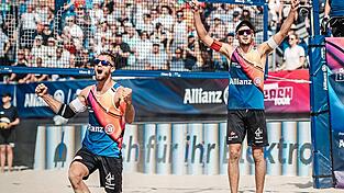 DIE EMOTIONEN M&Uuml;SSEN RAUS: Jonas (links) und Benedikt Sagstetter haben eine &uuml;berragende DM-Endrunde gespielt und - nach Platz vier im vorigen Jahr - &uuml;berraschend den Vize-Titel geholt.