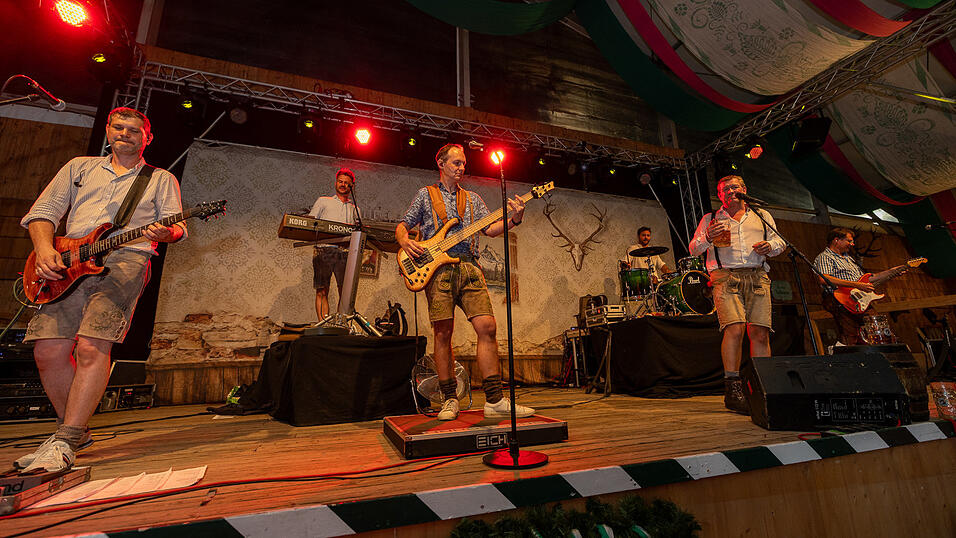 Die Partybilder vom Freitag, 9. August 2024, aus dem Festzelt Weckmann. Die Partybilder vom Freitag, 9. August 2024, aus dem Festzelt Weckmann.