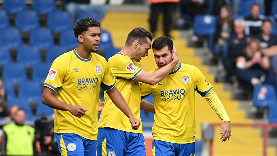 Maximilian Entrup (M) erzielte das 1:1 für Eintracht Braunschweig. Maximilian Entrup (M) erzielte das 1:1 für Eintracht Braunschweig.