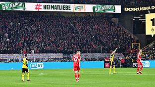 Die Gästefans des FC Bayern waren beim Topspiel in Dortmund merklich still. Die Gästefans des FC Bayern waren beim Topspiel in Dortmund merklich still.
