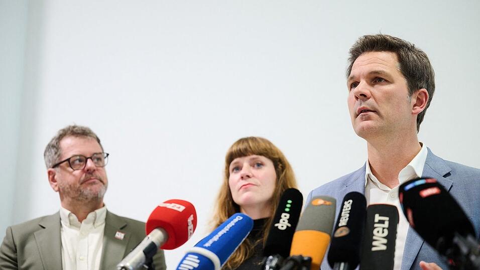 Steffen Krach (r-l, SPD), Kerstin Wolter (Die Linke) und Werner Graf (B&uuml;ndnis90/Die Gr&uuml;nen) sondierten seit vergangener Woche &uuml;ber eine Regierungsbildung.