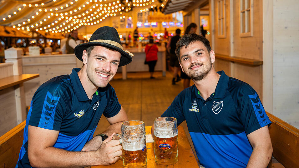 Die Partybilder vom Sonntag, 16. August, aus dem Festzelt Reisinger. Die Partybilder vom Sonntag, 16. August, aus dem Festzelt Reisinger.