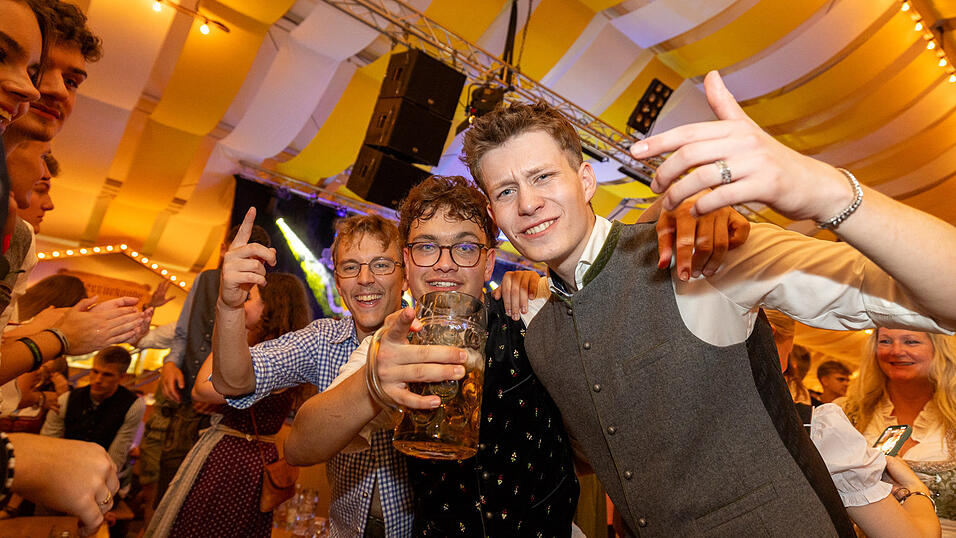 Die Partybilder vom Freitag, 9. August 2024, aus dem Festzelt Nothaft. Die Partybilder vom Freitag, 9. August 2024, aus dem Festzelt Nothaft.