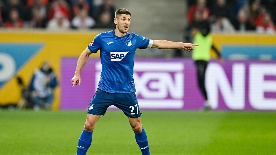 Hoffenheims Andrej Kramaric zeigt vergebens die Richtung an