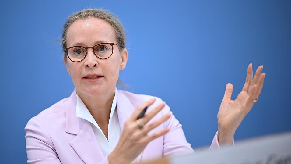 Frauke Brosius-Gersdorf: An der Kandidatin der SPD für das Bundesverfassungsgericht gibt es viel Kritik. Nun ist die Wahl verschoben. (Archiv) Frauke Brosius-Gersdorf: An der Kandidatin der SPD für das Bundesverfassungsgericht gibt es viel Kritik. Nun ist die Wahl verschoben. (Archiv)