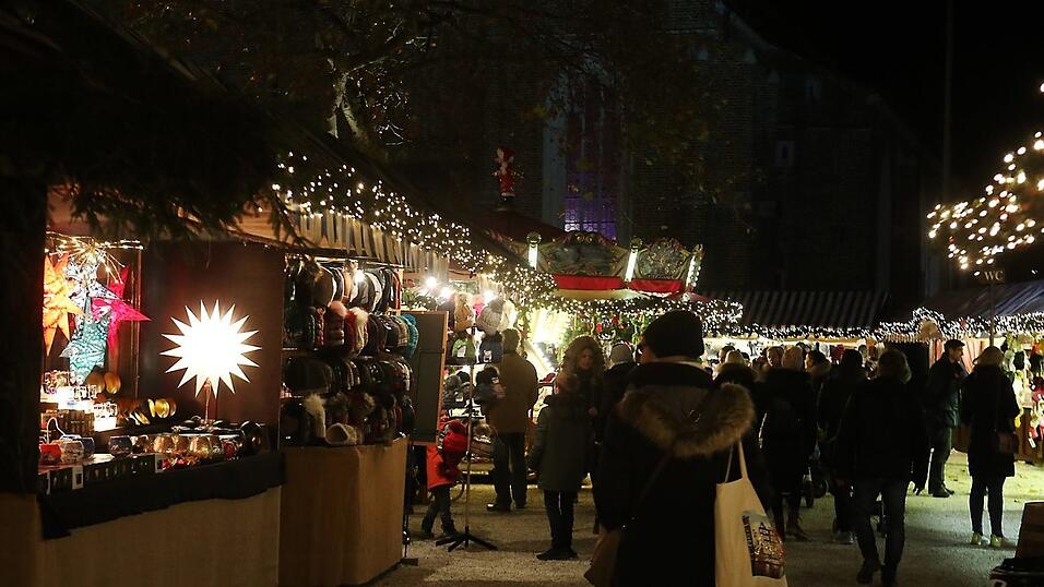Am Donnerstagabend wurde der 40. Landshuter Christkindlmarkt er&ouml;ffnet.