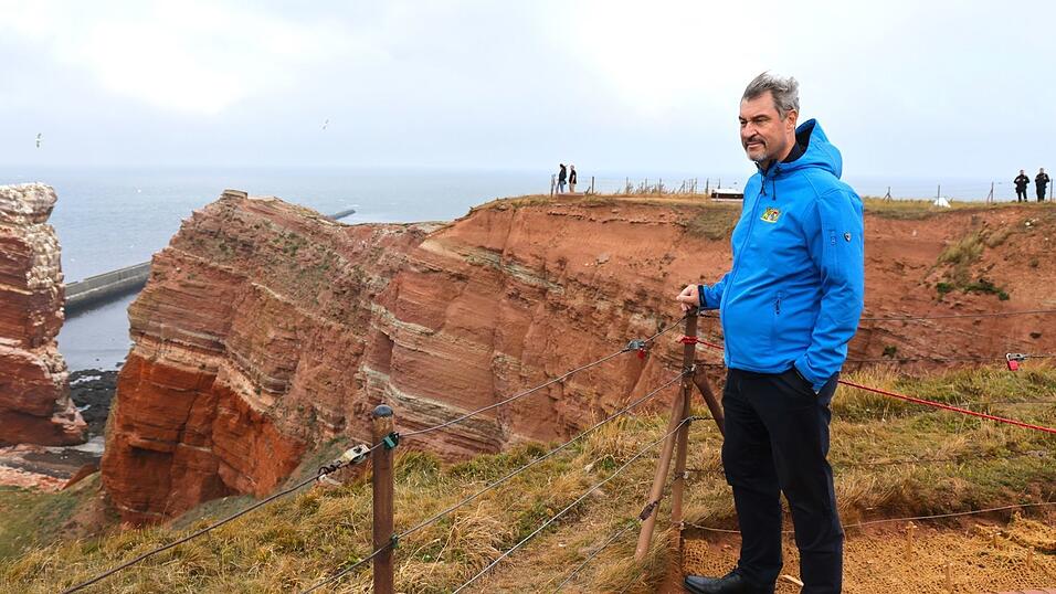 Bayerns Ministerpräsident Markus Söder (CSU) besucht bei seiner Helgoland-Visite auch die Lange Anna.