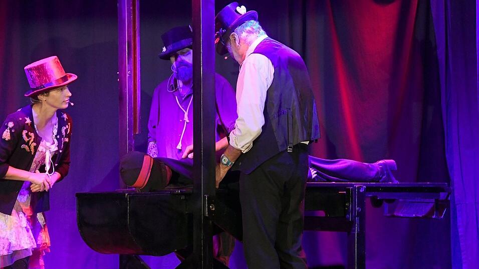 Der Wiesn-Henker an seiner Guillotine. (Archivbild)