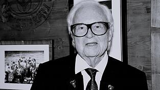 Werner Brombach, der Inhaber des Erdinger Weißbräu ist tot. Er verstarb am Samstag im Alter von 86 Jahren. Werner Brombach, der Inhaber des Erdinger Weißbräu ist tot. Er verstarb am Samstag im Alter von 86 Jahren.