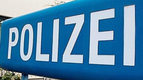 Polizei sucht Zeugen: In der Schellererstra&szlig;e in Roding wurden Kinder und Jugendliche bedroht.