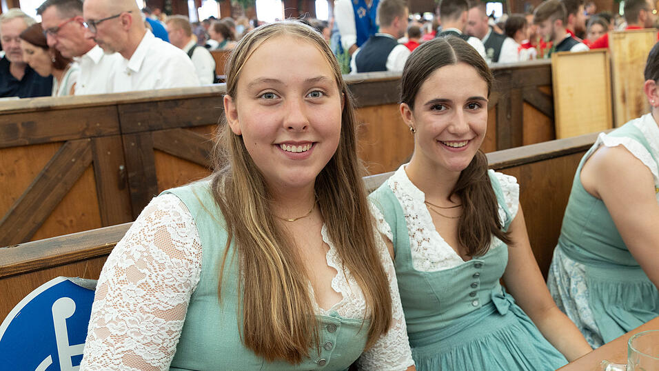 Die Partybilder vom Montag, 10. August, aus dem Festzelt Wenisch. Die Partybilder vom Montag, 10. August, aus dem Festzelt Wenisch.