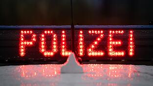 Polizeieinsatz bei Schule in Isny. (Symbolbild) Polizeieinsatz bei Schule in Isny. (Symbolbild)