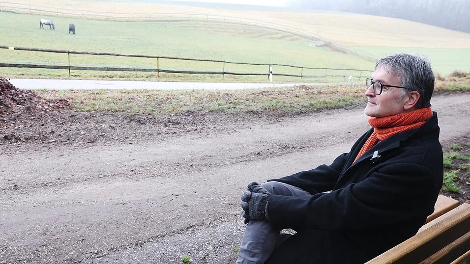 Heiko Helmbrecht hat in Berlin und M&uuml;nchen gelebt und in Landshut seine Heimat gefunden - eine Heimat voller Wohlf&uuml;hlorte wie diesem an der Hagrainer Stra&szlig;e am Fu&szlig; des Monibergs.