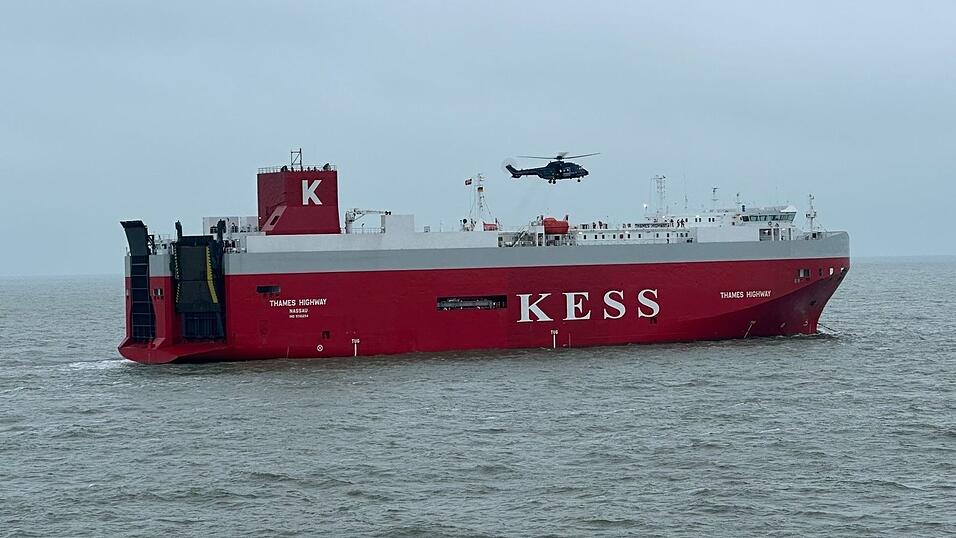 Der Frachter soll zur&uuml;ck in den Emder Hafen.