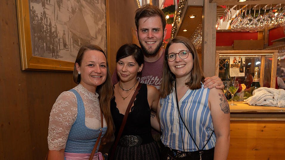 Die Partybilder vom Samstag, 12. August 2023, aus dem Festzelt Krönner. Die Partybilder vom Samstag, 12. August 2023, aus dem Festzelt Krönner.