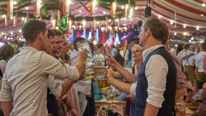 Die Partybilder vom Freitag, 7. August, aus dem Festzelt Lechner. Die Partybilder vom Freitag, 7. August, aus dem Festzelt Lechner.