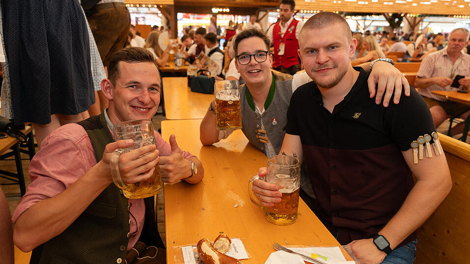 Die Partybilder vom Sonntag, 20. August 2023, aus dem Festzelt Nothaft. Die Partybilder vom Sonntag, 20. August 2023, aus dem Festzelt Nothaft.