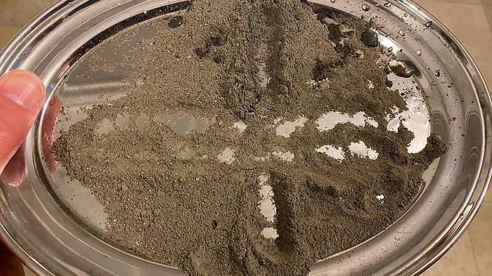 Am Aschermittwoch beginnt die Fastenzeit. Gl&auml;ubige Christen bekennen mit dem Aschekreuz auf der Stirn ihre Bereitschaft zu Umkehr und Bu&szlig;e.