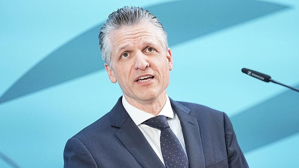 Unionsfraktionschef Frei: Vorschläge noch im August? Unionsfraktionschef Frei: Vorschläge noch im August?